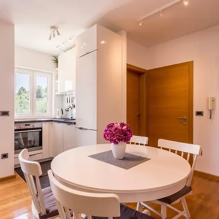 아파트 Mini Luxury For Pleasure, 2br 코츌라